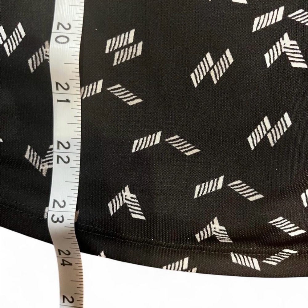 White House Black Market Black and White Geometric Blouse Goth Grunge Feminine - Picture 6 of 8